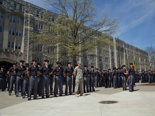 mot-ngay-o-hoc-vien-quan-su-hoa-ky (16).jpg